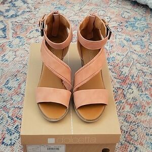 Wedge shoes